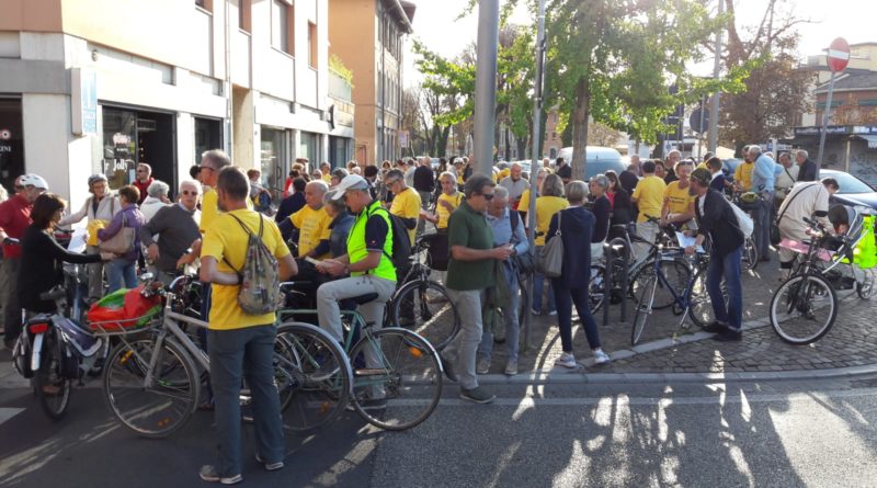 1. Assembramento in Piazzale Diacono