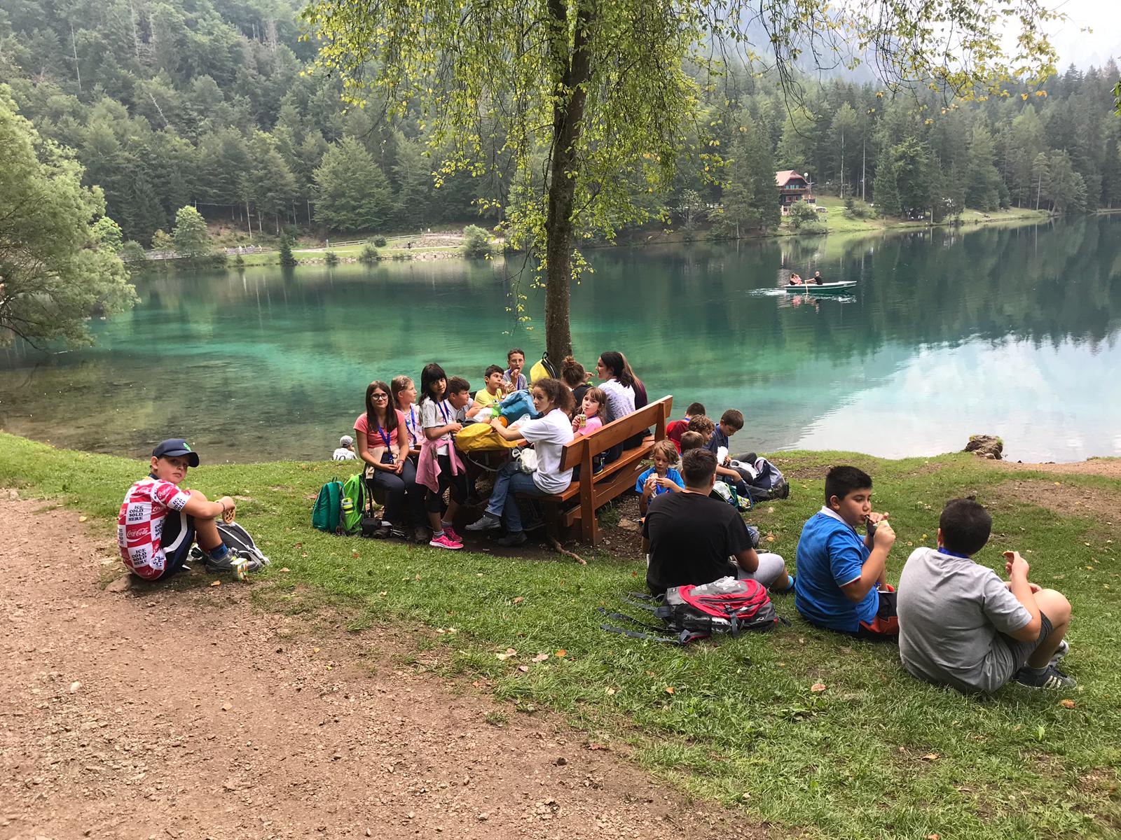 16 - Picnic al lago