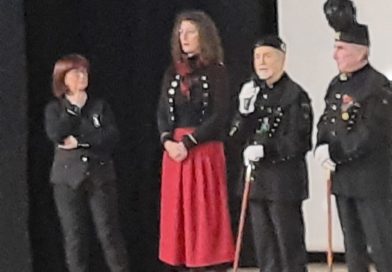 I rappresentanti dell'Associazione Minatori con la regista Anna Sandrini