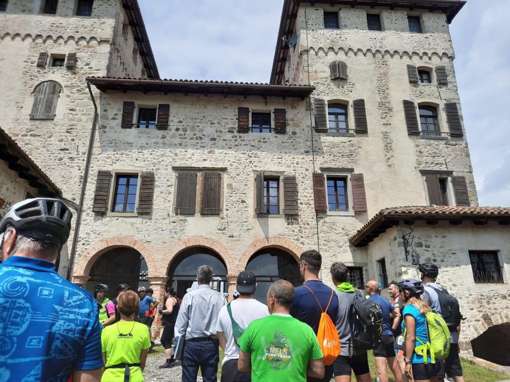 3 - Le spiegazioni al castello di Cassacco